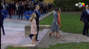 Филипп VI, королева Летиция, принцесса Леонор и инфанта Софи