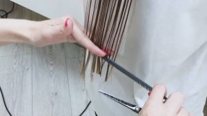 Как подровнять себе волосы. Стрижка кончиков волос дома.