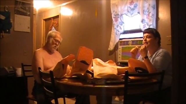 ЗЛОЙ ДЕД ОТПРАВЛЯЕТ ПОЧТУ......Я РЖАЛ , ОЧЕНЬ СМЕШНО смотреть онлайн