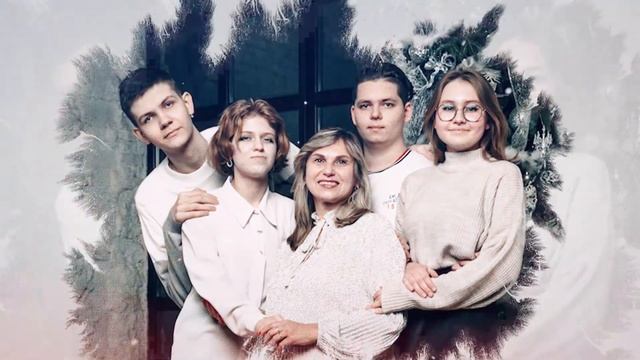 Какой может быть школьная фотосессия для выпускников на новый год в студии? смотреть онлайн