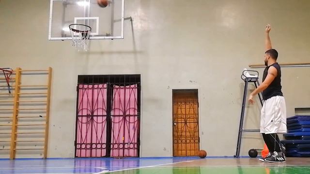 Обзор adidas Harden Vol. 3 | Первые впечатления (тест на площадке) смотреть онлайн