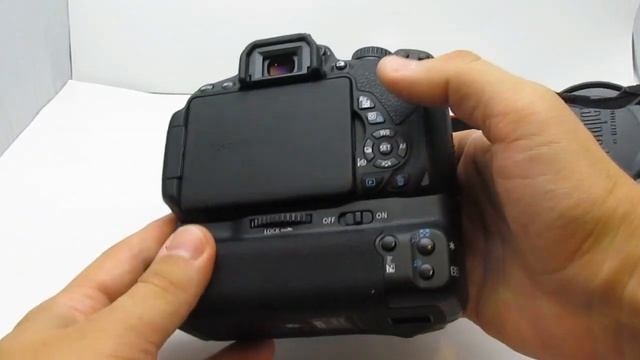 Aputure BP-E8 Vertical Battery Grip for Canon 550D 600D 650D смотреть онлайн