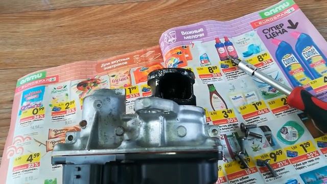 Снятие и чистка клапана EGR Рено Эспейс5 1.6 dCi R9M смотреть онлайн