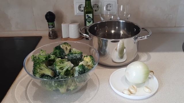 Суп-пюре из брокколи. Вкусный вегетарианский суп. смотреть онлайн