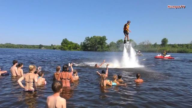 КРАСНОГРАД: Flyboard-шоу (День молодёжи - 2016)
