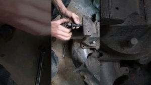 как зарядить натяжитель цепи