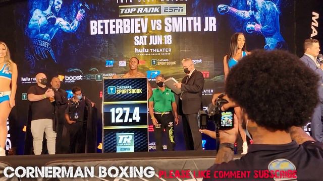 BRUCE CARRINGTON VS ADRIAN LEYVA WEIGH IN & FACE OFF AHEAD OF FEATHERWEIGHT BOUT @ MSG смотреть онлайн