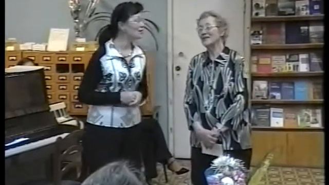 Августина Филатова и Татьяна Каминная 30 лет в Кашире (вальс "Родники") смотреть онлайн