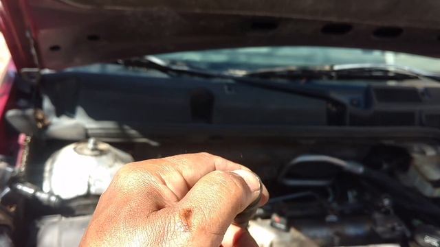 Tune up, spark plug replacement on a Saturn Ion with the 2.2L 4 cylinder engine. - VOTD смотреть онлайн