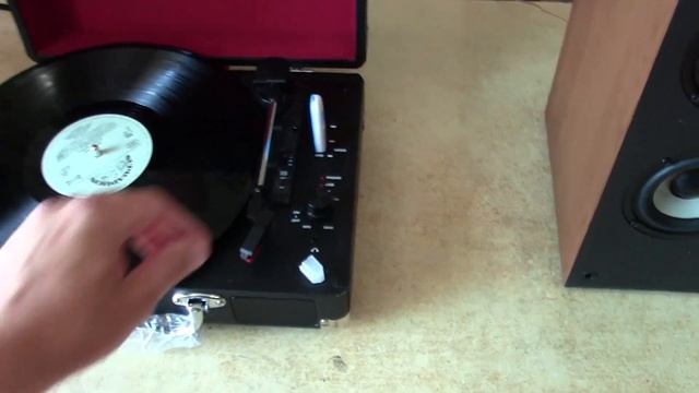 Проигрыватель виниловых пластинок в чемодане! смотреть онлайн