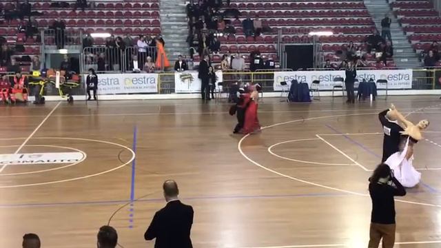 Danze standard 45/54 B1 - valzer inglese - Carlo e Katiuscia Regionale смотреть онлайн