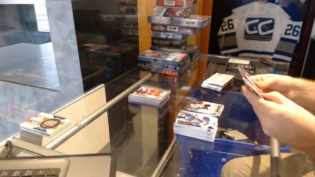 CNC Mystery Gold Box, 11-12 UD Series 1 & 16-17 UD Series 1 Hockey Box Break- C&C GB#7288 смотреть онлайн