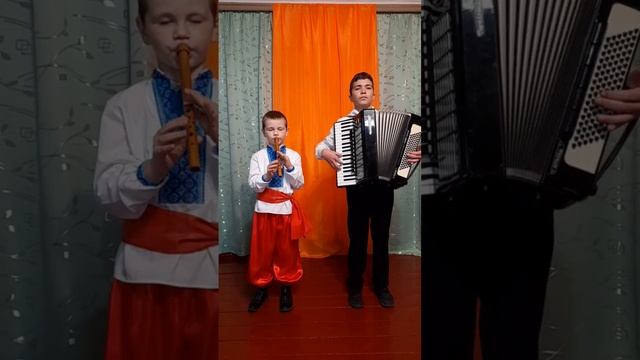Українська народна пісня "Карі очі , чорні брови". Дует: Скопенко Сергій та Царалунга Владислав. смотреть онлайн