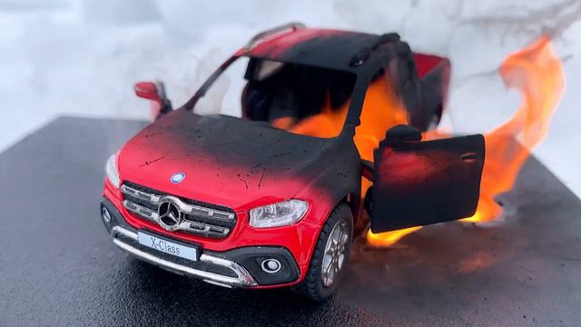 The Car is on FIRE! Toy Car BURNOUT! Burning My Mercedes-Benz X-Class смотреть онлайн