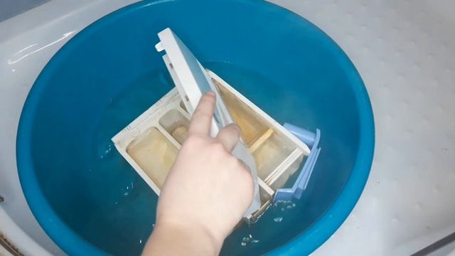 Этот лоток от стиралки не мыли ни разу! Теперь он белоснежный. Показываю секретный способ смотреть онлайн