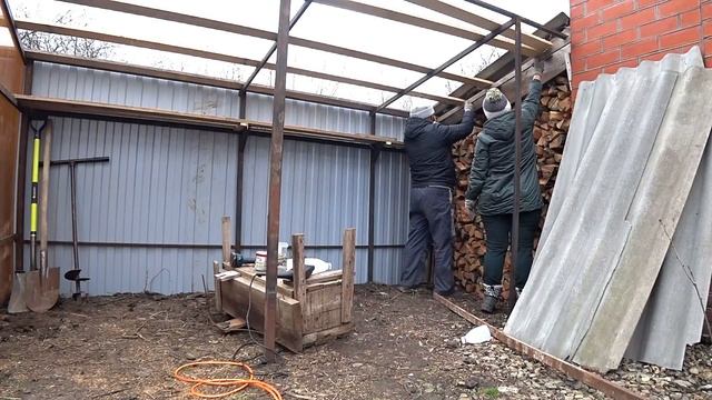 Собачье Дефиле))) Перекинула внука в огород к соседям. Шикарное тесто! смотреть онлайн