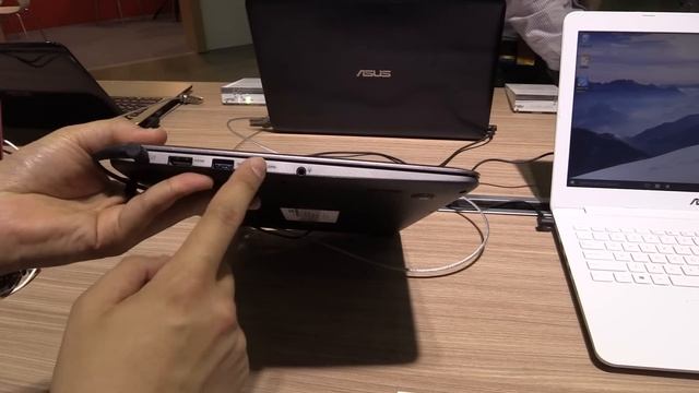 ASUS EeeBook E403SA notebook with USB Type-C [English] смотреть онлайн