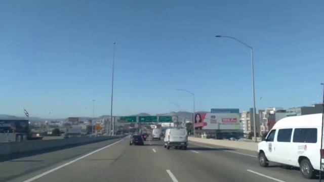 The Oakland Bay Bridge into San Francisco смотреть онлайн