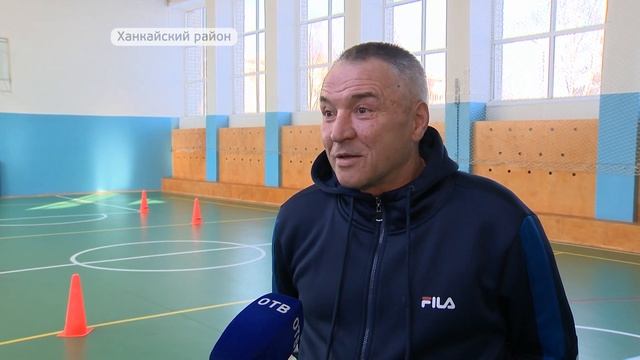 Отремонтирован и снова популярен. Спортзал в Камень-Рыболове больше не пустует смотреть онлайн
