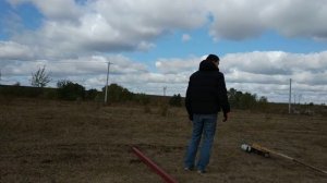 Забиваем заборные столбы отбойным молотком