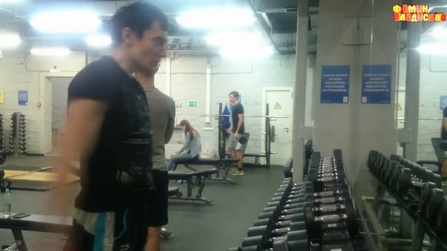 Vlog ( часть 31 ): Моя тренировка рук в Alex Fitness ТЦ Айсберг, бицепс, плечи, трицепс и тд... смотреть онлайн