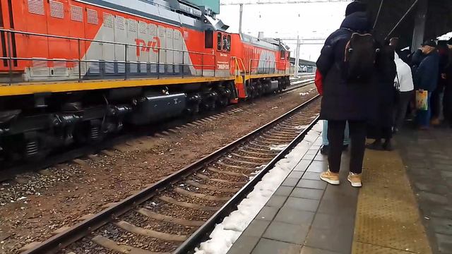 Прибытие электропоезда ЭД4М-0284 сообщением Мирная - Сызрань 1 на вокзал Самара смотреть онлайн