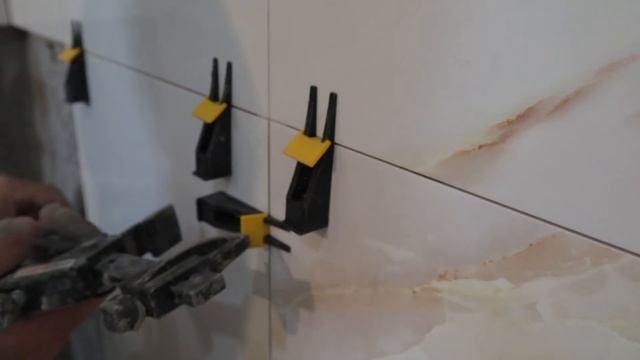 Разметка и укладка пола по диагонали в ванной комнате своими руками часть 2. смотреть онлайн