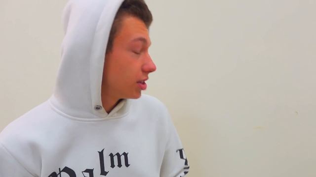ДЕРЗКИЙ ДОКТОР ХОЧЕТ ЗДЕЛАТЬ ВСЕМ УКОЛЫ !! смотреть онлайн