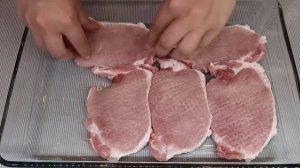 Как приготовить отбивные из свинины. Отбивные из свинины в духовке с помидорами и перцем