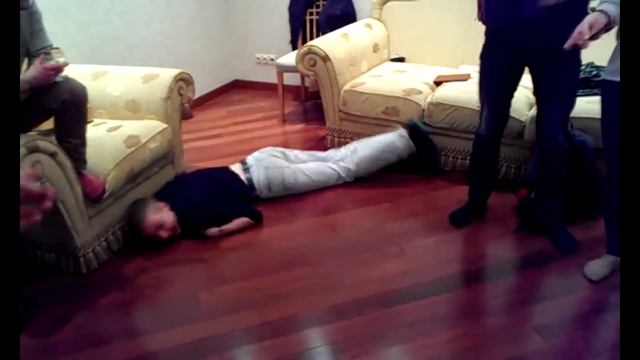 Желтые стены TEATRALIWA смотреть онлайн