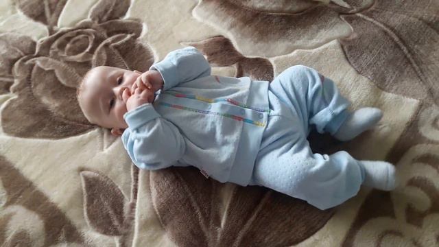 Видео с Даником (от 5 до 6 месяцев). Video with Danik (from 5 to 6 months). смотреть онлайн