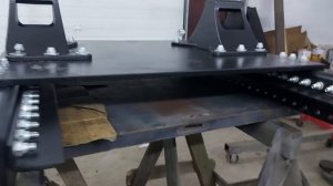 Уголки и монтажная плита для установки седла. Для переделки шасси в тягач. Поднять или опустить ССУ