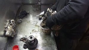 Кия Саренто. Ремонт заднего редуктора !