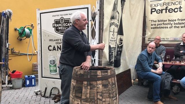 Master cooper Ger Buckley shows how to reassemble a barrel смотреть онлайн