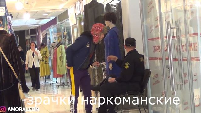 ГРОМКО ПЕРДИТ На всех/ПЕРДЕТЬ БЕЗ СТЫДА/ПРАНК ВЫШЕЛ ИЗ ПОД КОНТРОЛЯ