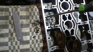 Герметизация 16-ти клапанной ГБЦ ВАЗ. На СТО так не делают.