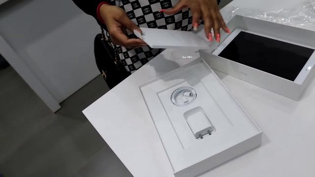 Got the New Ipad In Varanasi Apple Store Vlog #8 Part 2 ??? смотреть онлайн