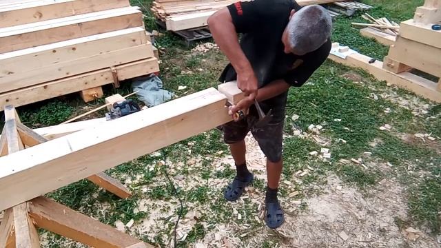 ДОМ ИЗ БРУСА СВОИМИ РУКАМИ. ОТ А ДО Я!!! часть 4 ЗА ПИЛИВАЕМ БРУС В ЛАСТОЧКИН ХВОСТ!!! смотреть онлайн