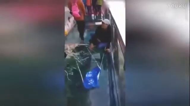 Самый страшный мост в Китае смотреть онлайн