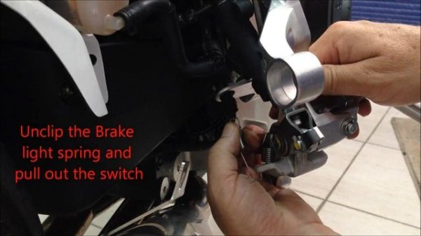 Fitting Rizoma Rearsets to the Honda CB1000R by Jesters Trick Bits