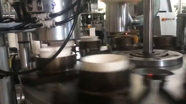 Оборудование для производства двухслойных стаканов, видео №2 Debao-118DT (90DT) смотреть онлайн