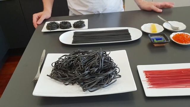 Паста с чернилами каракатицы и красной икрой смотреть онлайн