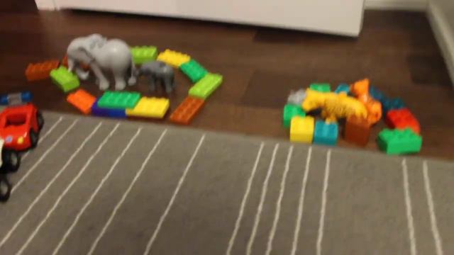 Играем в Lego Duplo Zoo. Playing Lego Duplo Zoo смотреть онлайн