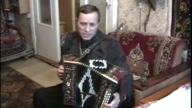 Гармонист Юрий Коротеев.Съемке больше десяти лет назад. Липецк. Видео цифровал Владимир Ланских. смотреть онлайн