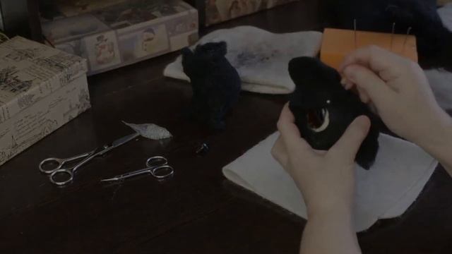 Мастер-класс по сухому валянию из шерсти. Грустный черный Кот. смотреть онлайн