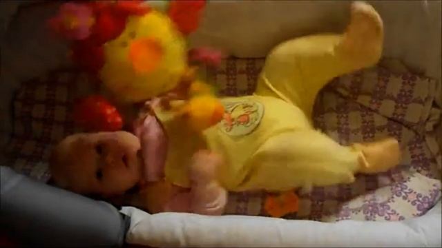 5-й месяц развития нашей Виктории.Детский канал Дочки-матери. смотреть онлайн