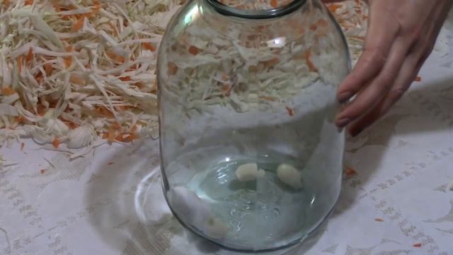 Суточная капуста. Хрустящая, сочная, очень вкусная! смотреть онлайн