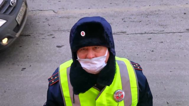 Дальнобойщик посадил на жезл голубка ДПС ГИБДД при понятых смотреть онлайн