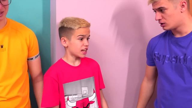 НОЧЬ В ЗАКРЫТОМ РАЗВЛЕКАТЕЛЬНОМ ЦЕНТРЕ ! смотреть онлайн