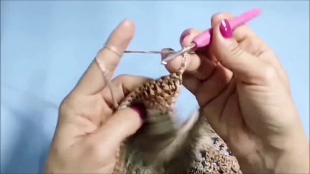 В египте прям на пляжу попросили продать топ, пришлось снять и продать за 100 долларов смотреть онлайн